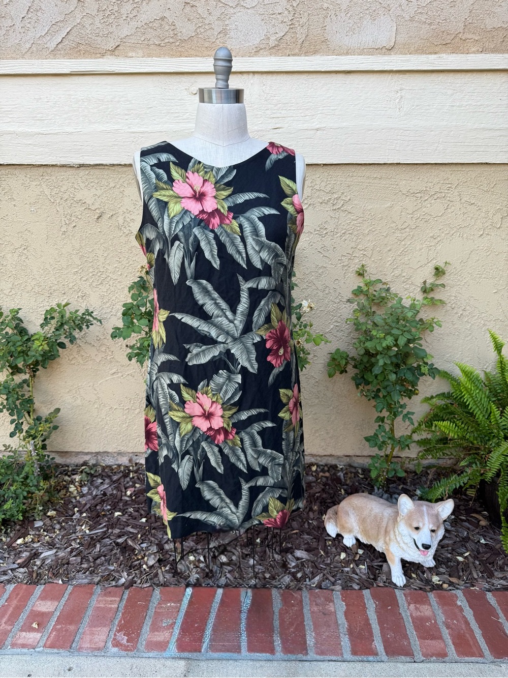 Tommy Bahama Hibiscus 🌺 Floral shift dress